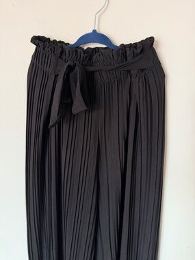 Black Pleated Wide-Leg Pants with Tie Waist
